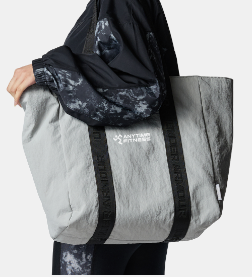 エニタイムフィットネス×アンダーアーマーオリジナルアイテム